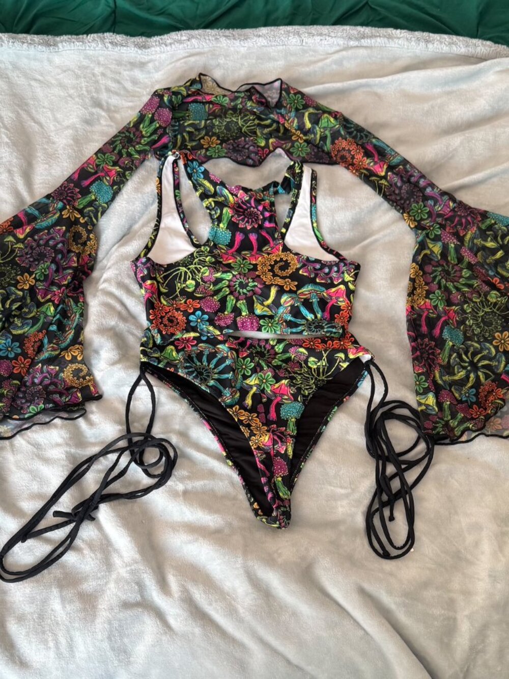 Colorful rave set - Picture 2 of 2